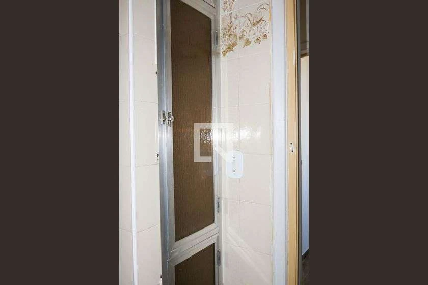 Apartamento com 2 quartos e cozinha fechada com fogão a gás — photo 44