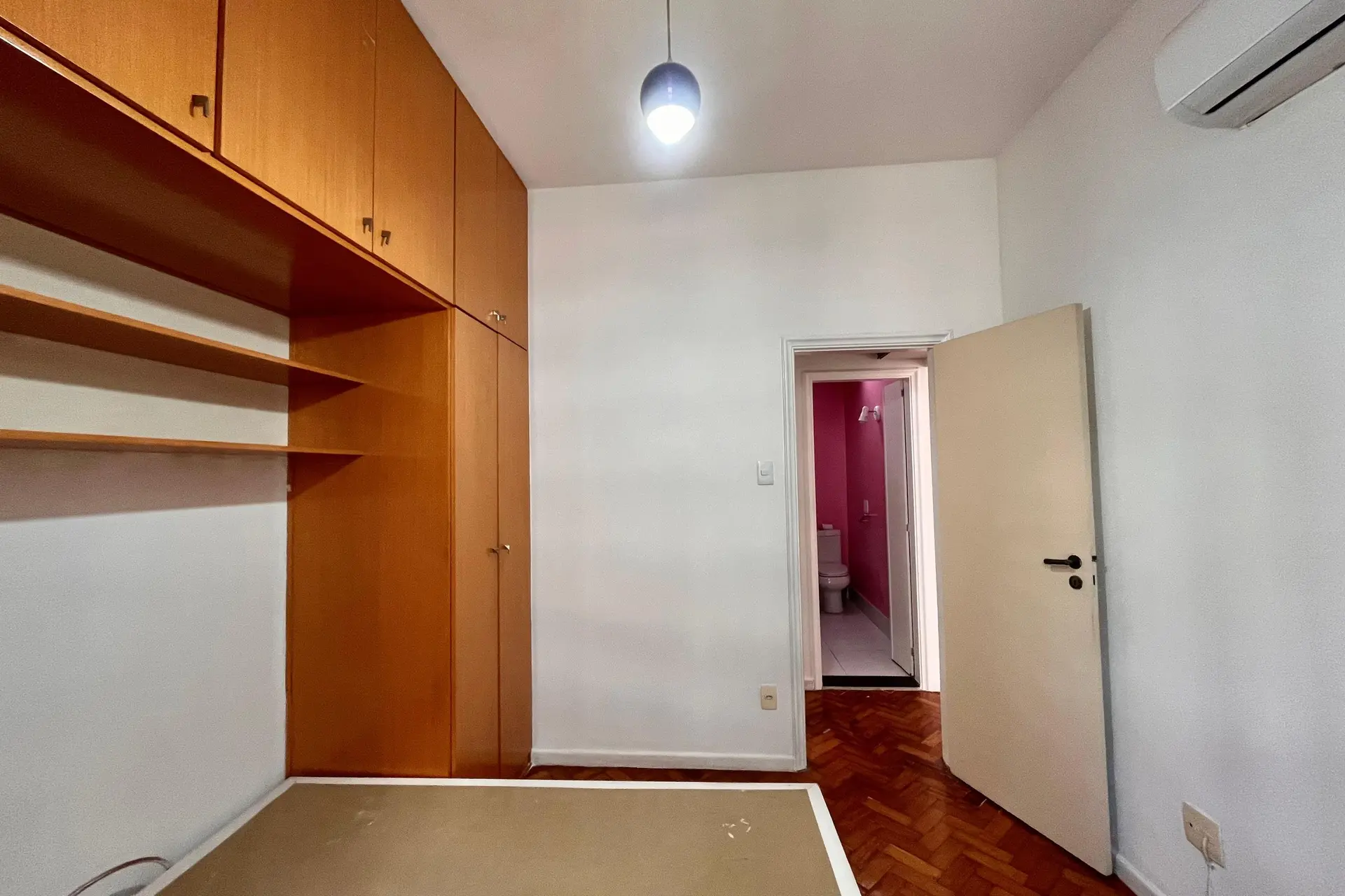 Apartamento sem mobília com 2 quartos e cozinha americana — photo 17