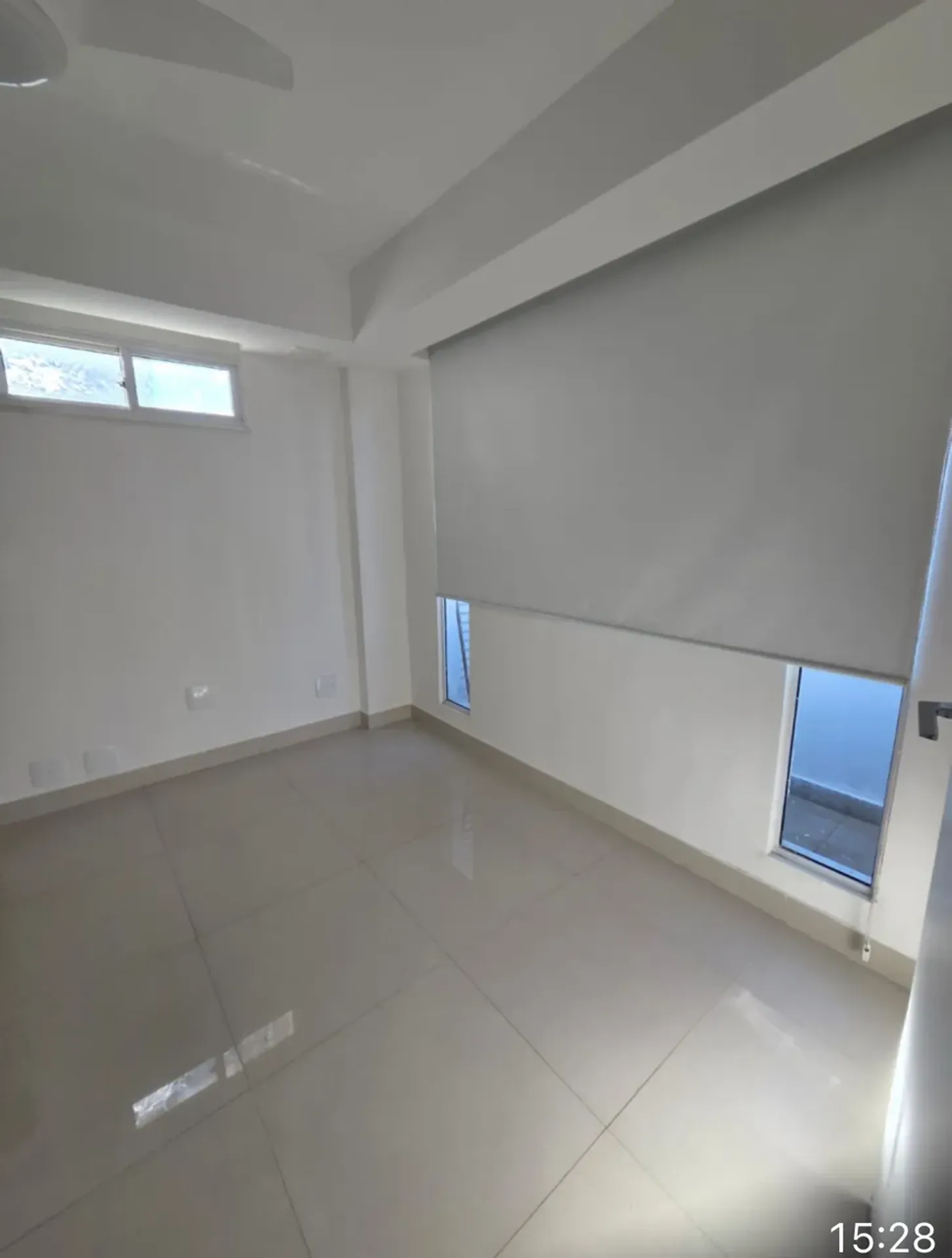 Unfurnished 3-bedroom apartment with terrace views — photo 15