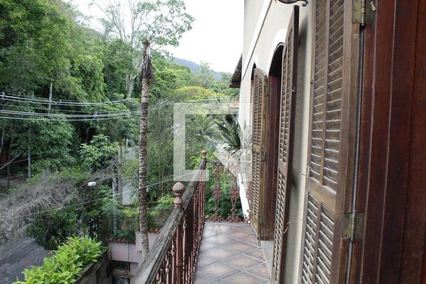 House with a balcony and 6 bedrooms plus 5 parking — photo 10