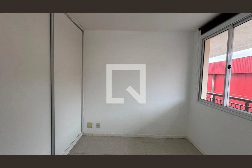 2-bedroom apartment in a building with a gym — photo 14