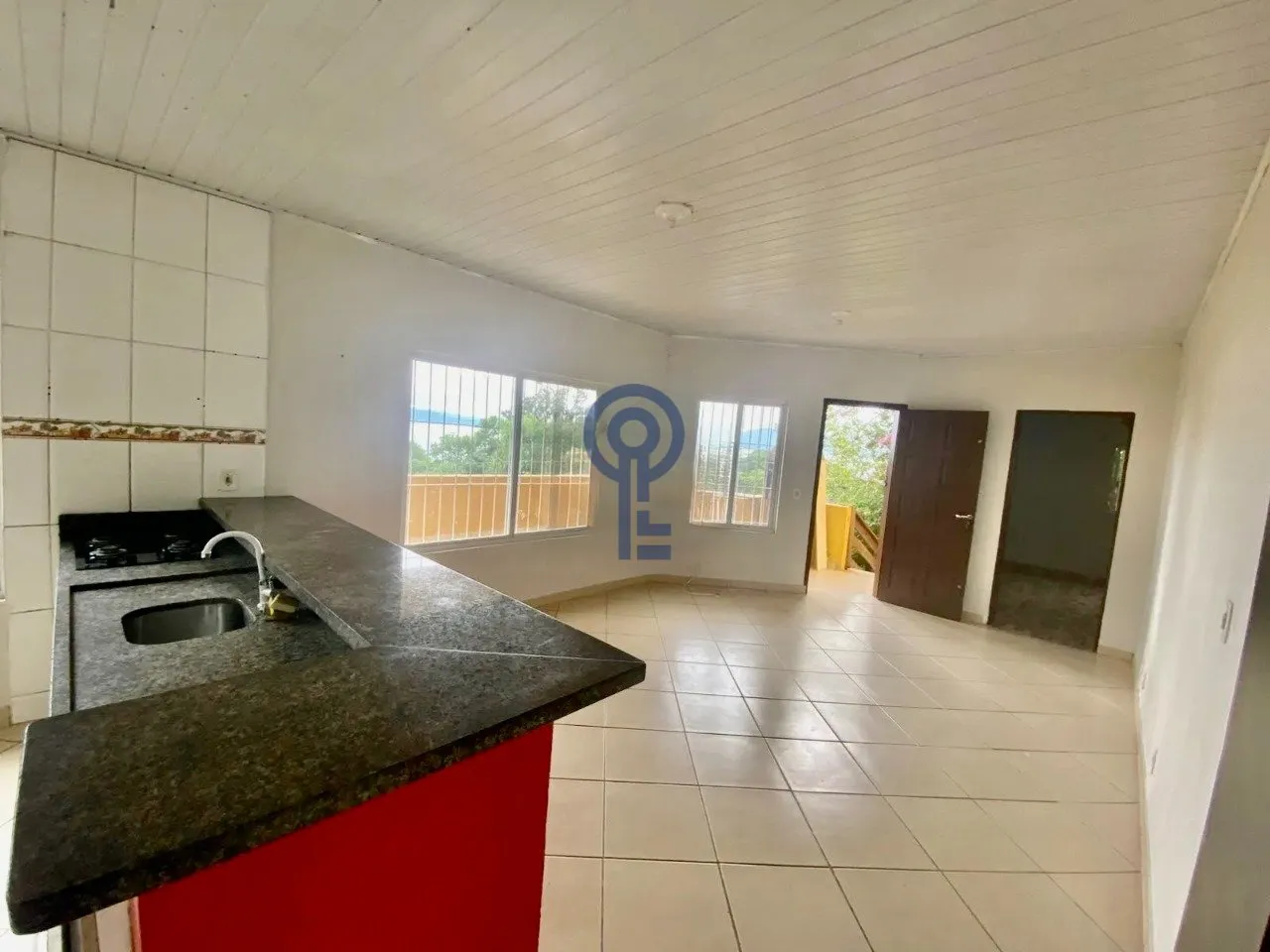 180 m² house with 3 bedrooms, suite and balcony — photo 2