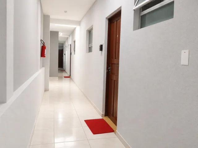 Apartamento amueblado con 2 dormitorios y ducha de vidrio — photo 13