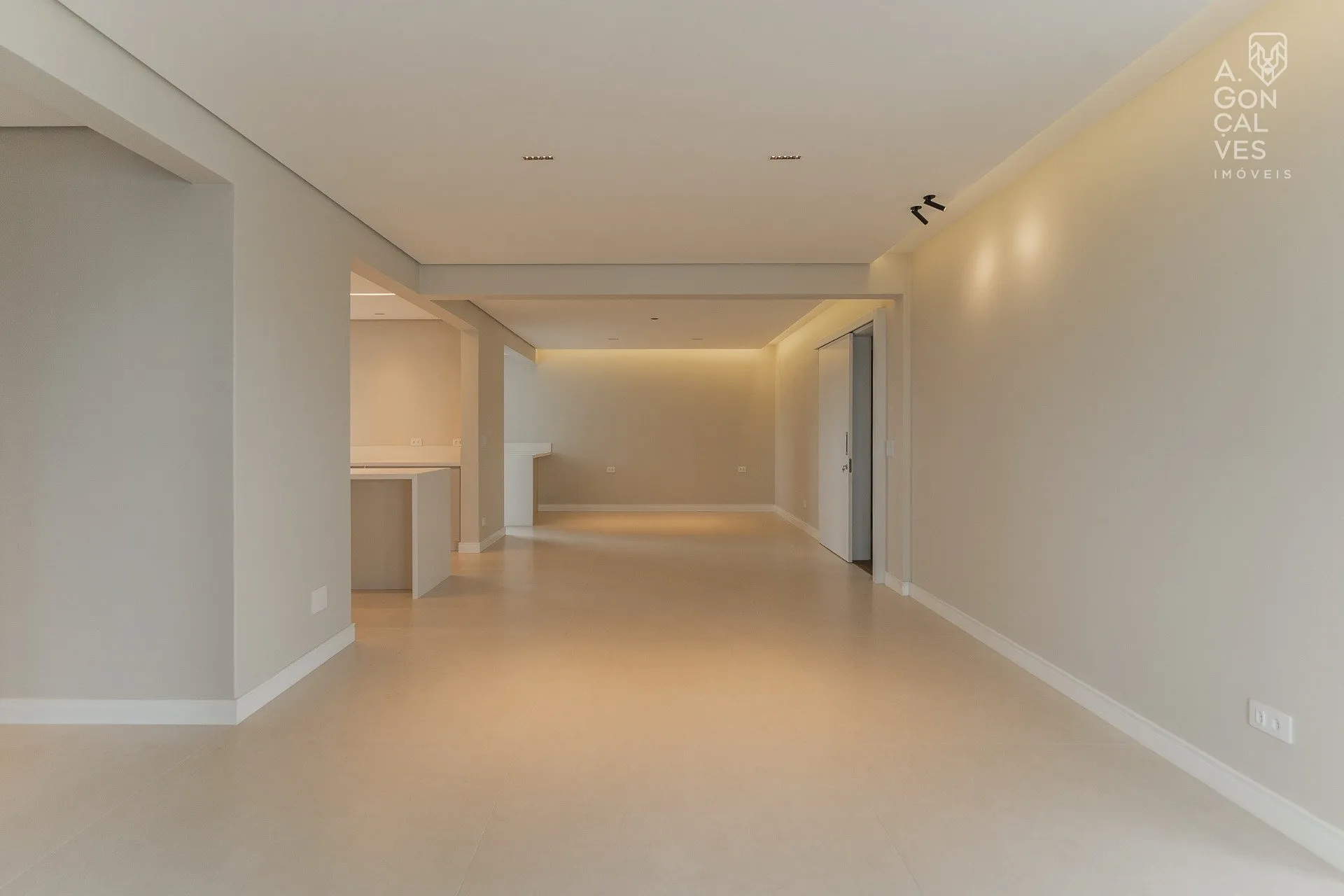 Apartment, 161 m², with floor-to-ceiling windows — photo 23