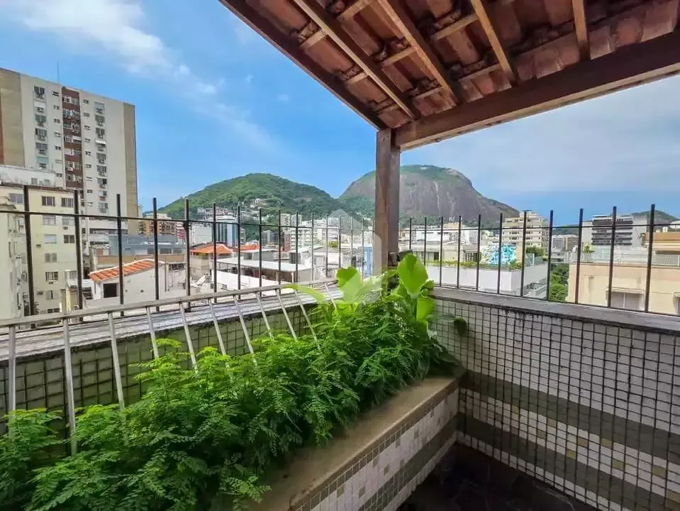 Furnished duplex penthouse with 4 bedrooms and 264 m² — photo 15