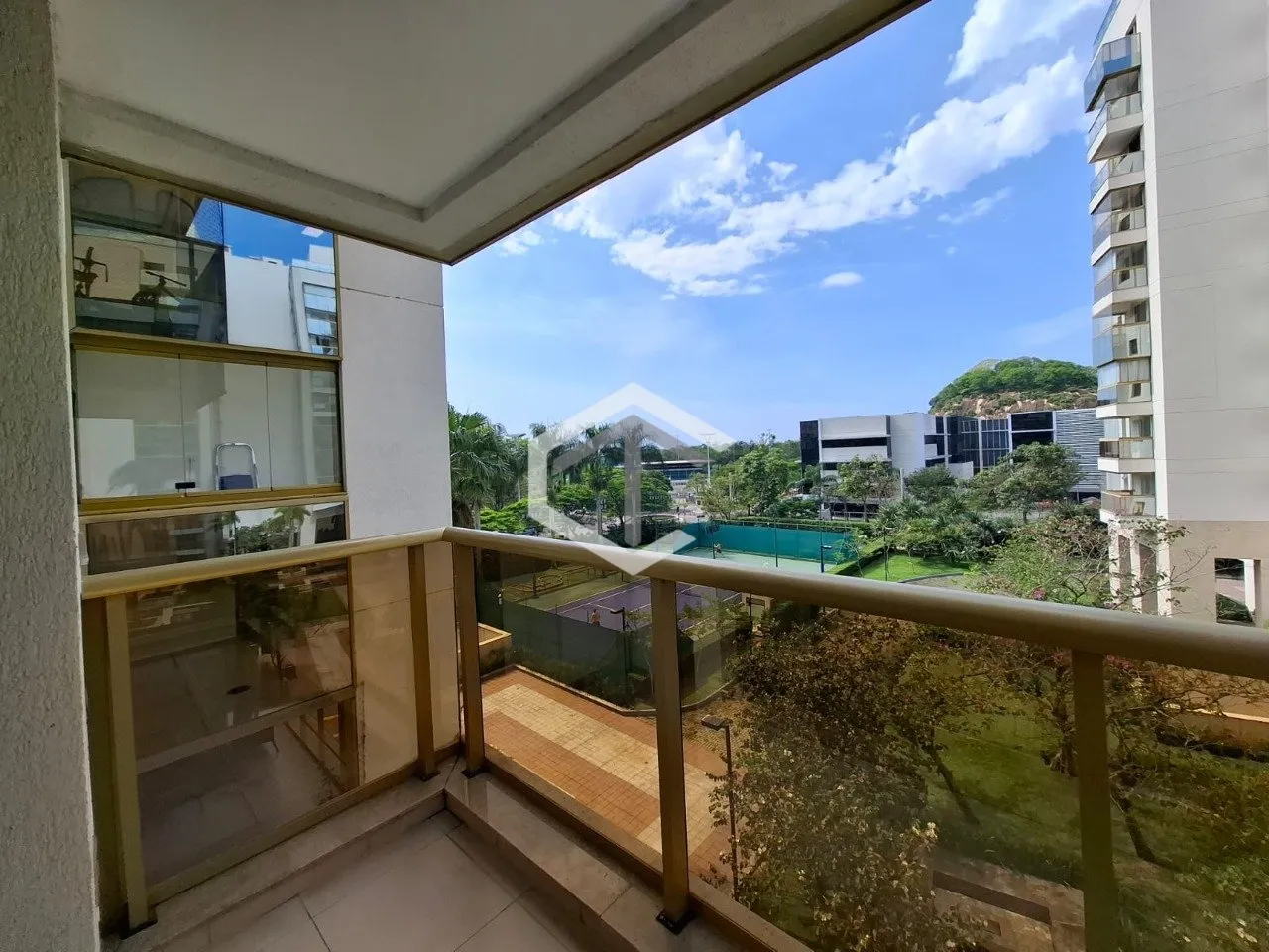217 m² apartment with a mountain view and a private pool — photo 73