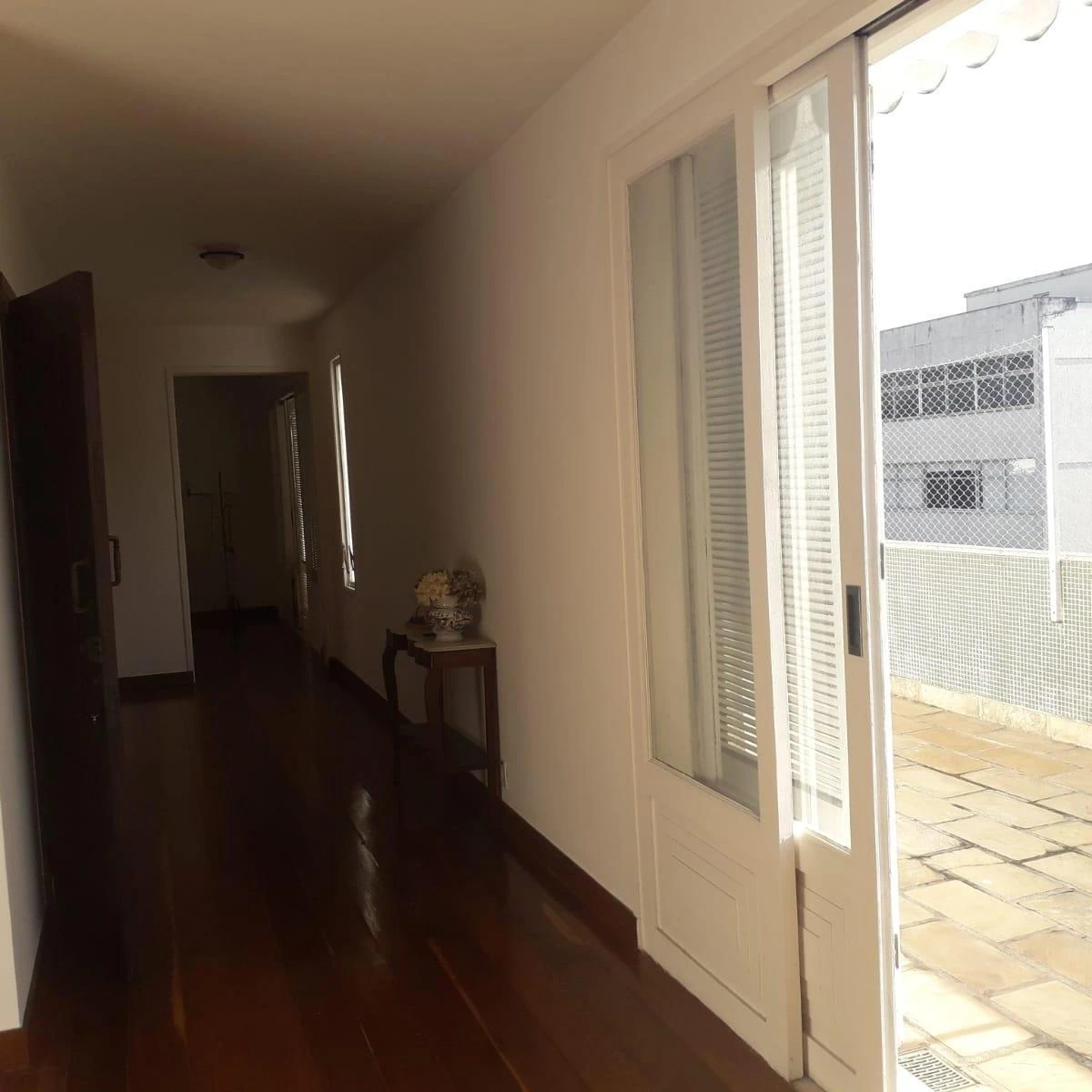 Linear penthouse with 4 bedrooms and 2 parking spots — photo 18