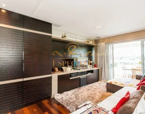 Apartment with 3 en-suite bedrooms and glass balcony — photo 7