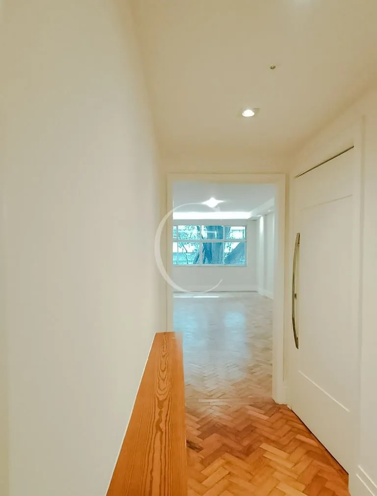 Unfurnished 180 m² apartment with 4 en-suite bedrooms — photo 14