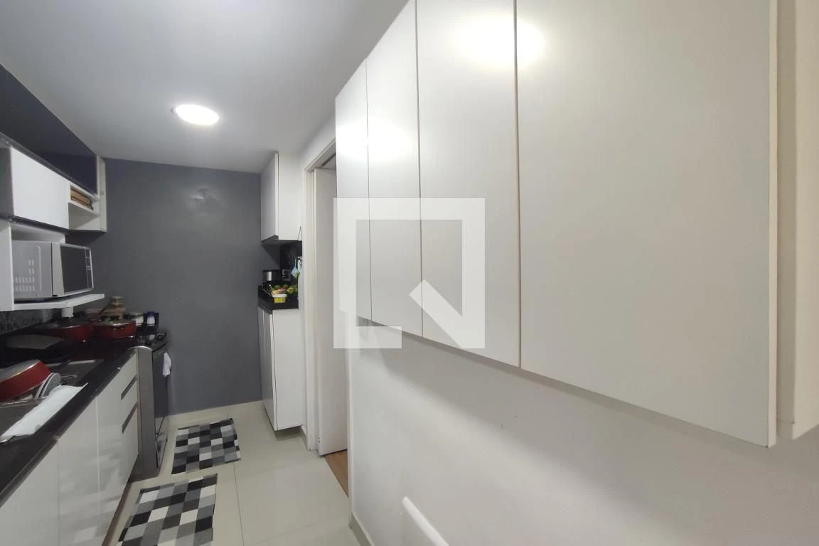 Apartamento de 89 m² com janelas do piso ao teto e closet — photo 102