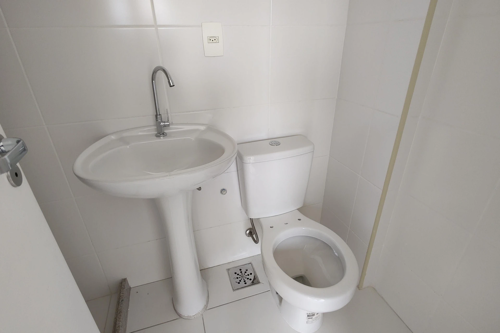 Apartamento sem mobília com 2 quartos e varanda — photo 15
