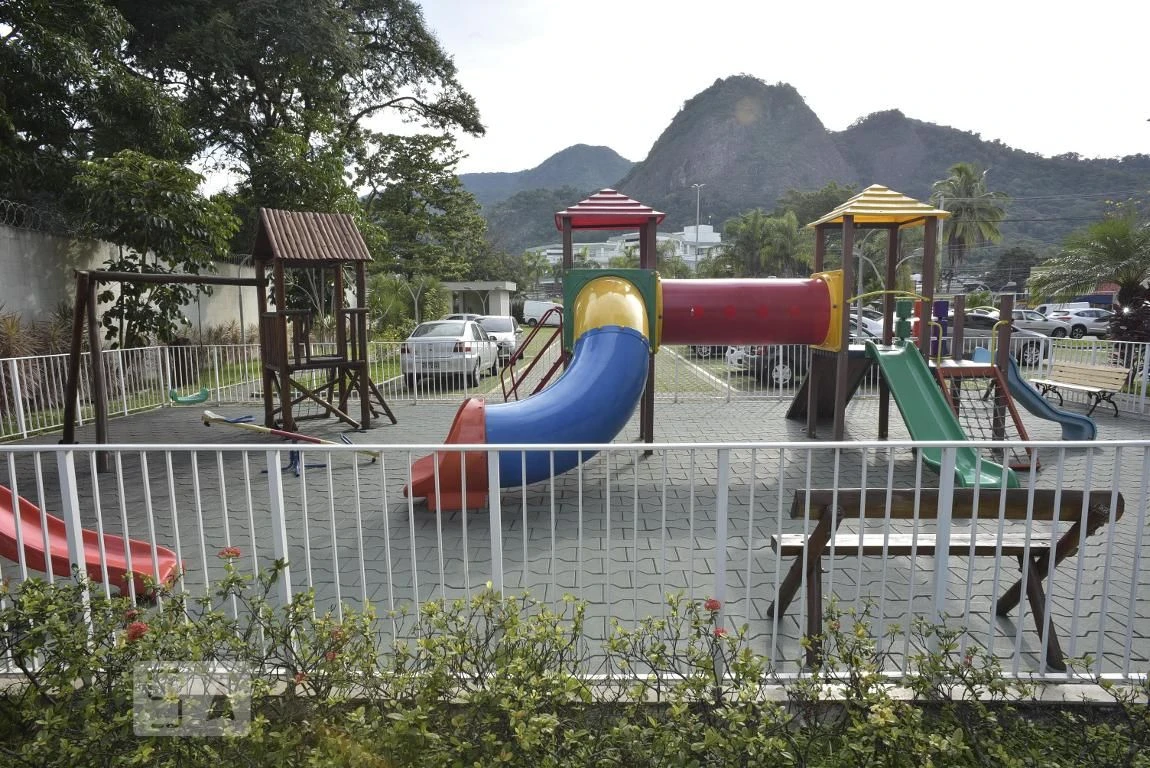 2-bedroom apartment with a mountain view — photo 37