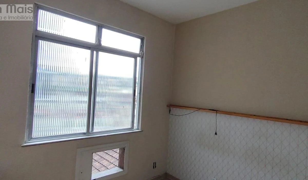 1-bedroom apartment with a closed kitchen and cabinetry — photo 15