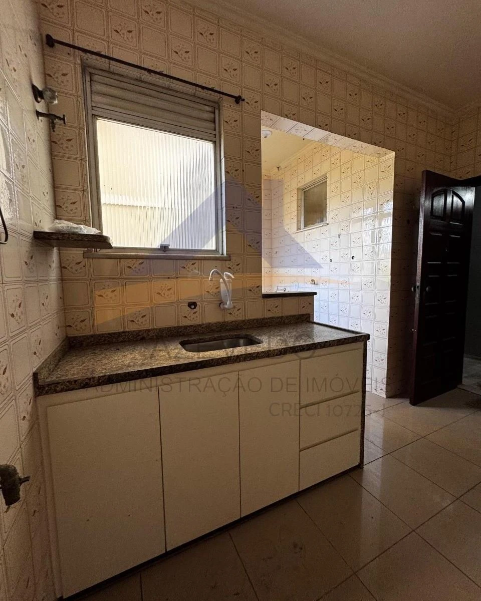 2-bedroom apartment with balcony and suite bathroom — photo 18