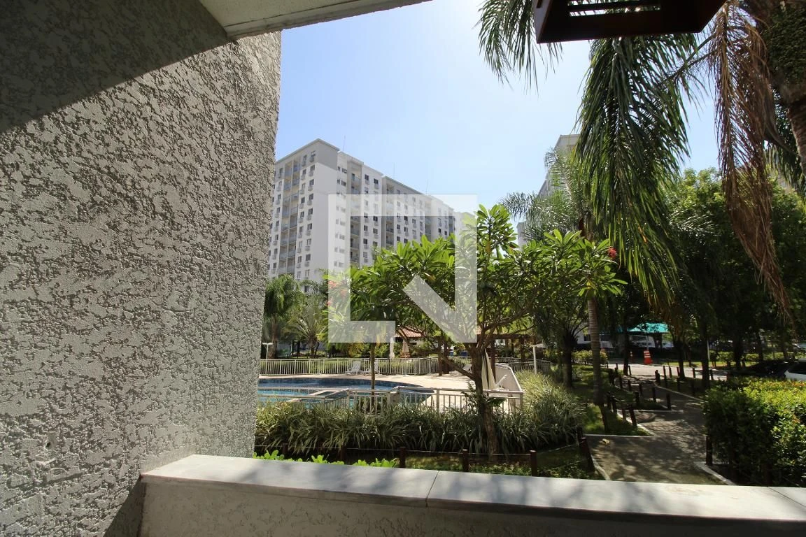 Apartamento mobiliado com 2 quartos e varanda — photo 3