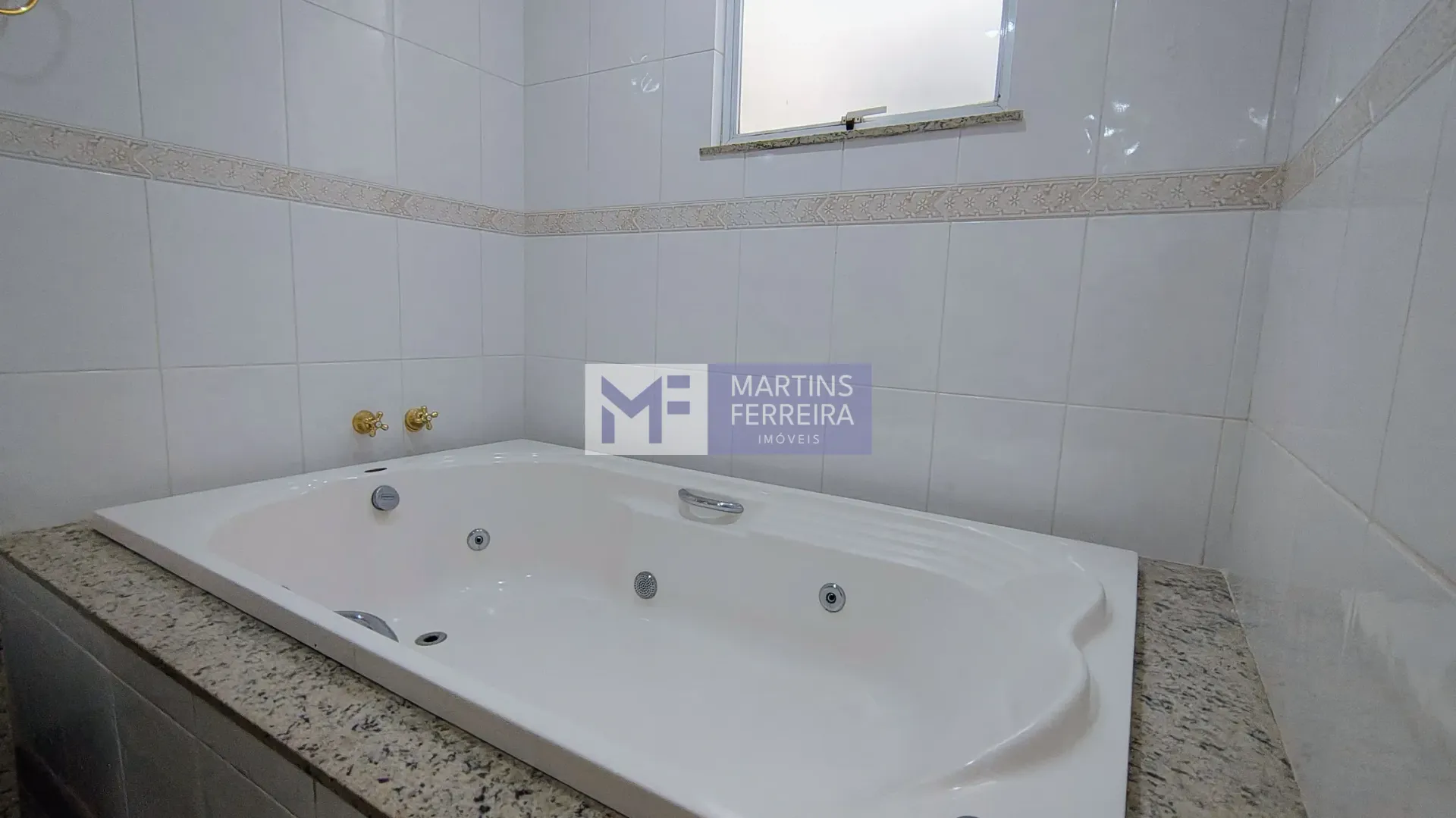 4-bedroom house with a bathtub in Rio de Janeiro — photo 13