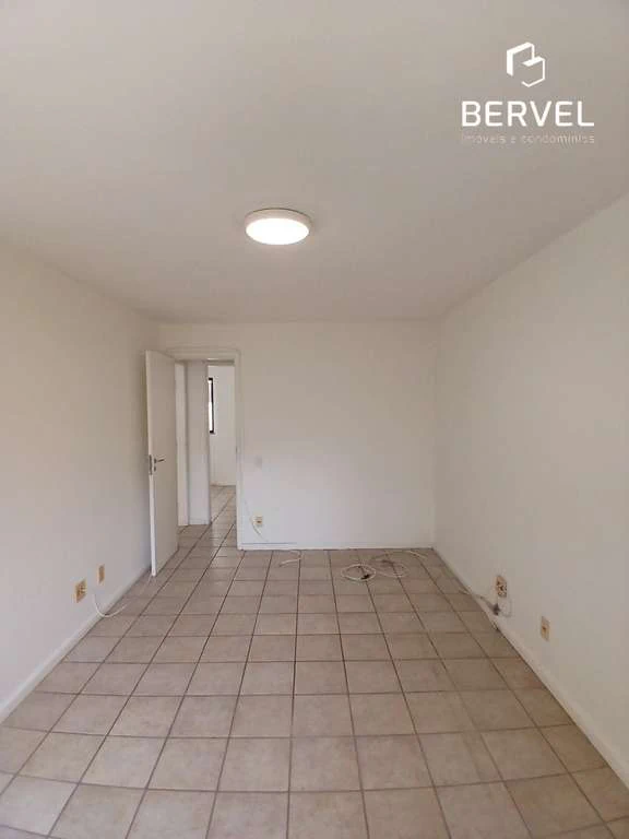 2-bedroom apartment with private BBQ and 1 parking spot — photo 11
