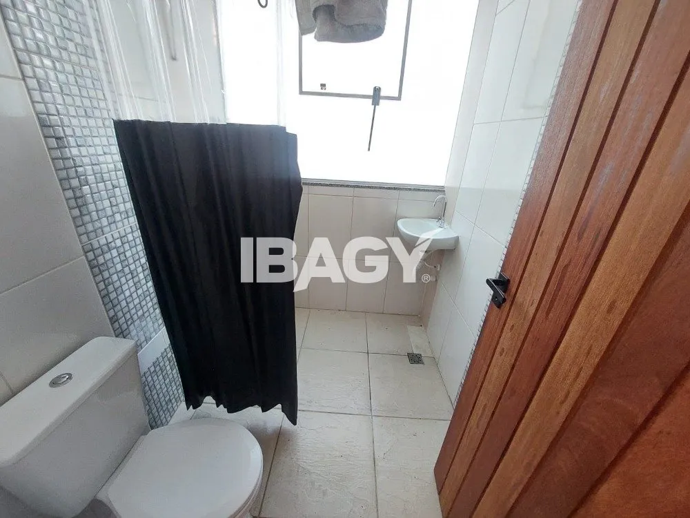 Studio de 25 m² com piso de madeira — photo 7