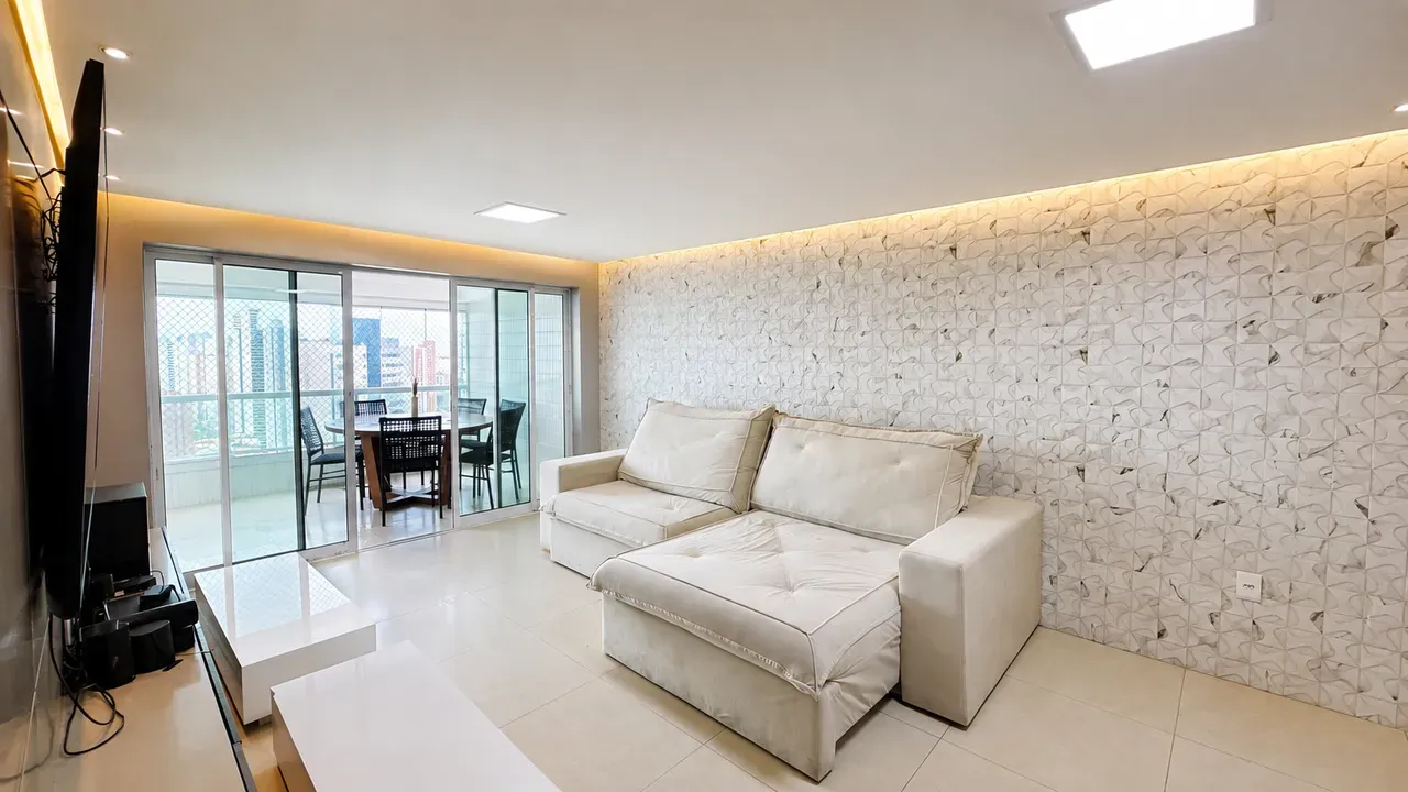 Furnished apartment with open kitchen and 4 en-suites
