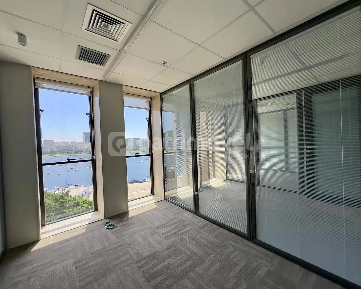Немеблированная квартира 780 м²: 1 спальня и 6 санузлов — photo 7