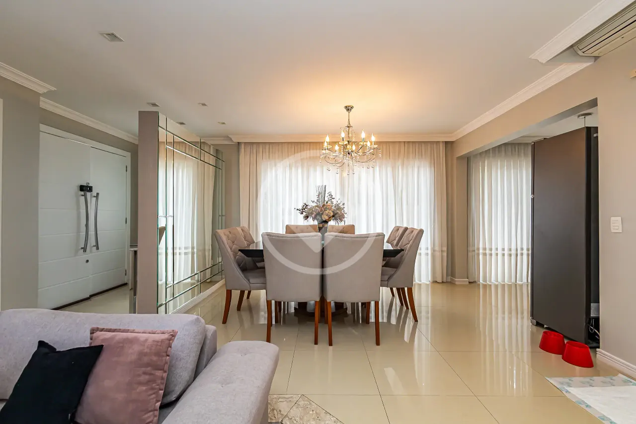 Casa em condomínio com 4 quartos e 270 m² — photo 6