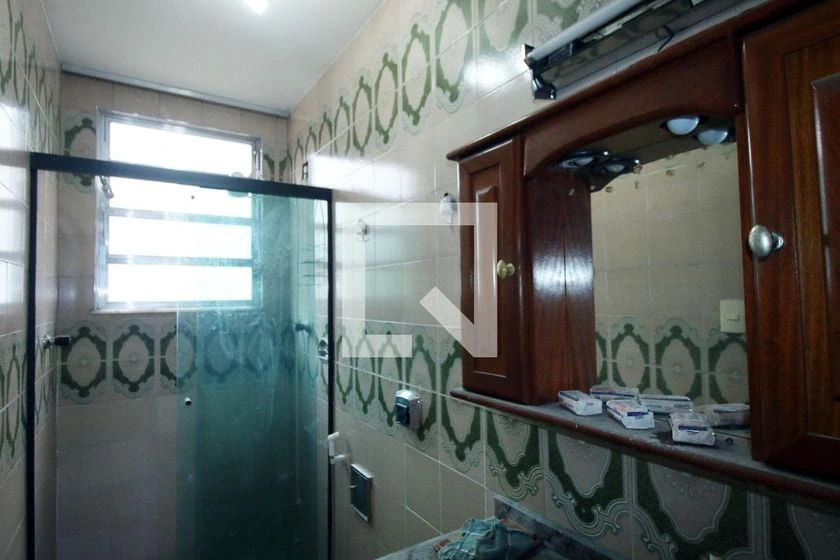 2-bedroom apartment in a building with a gym — photo 2