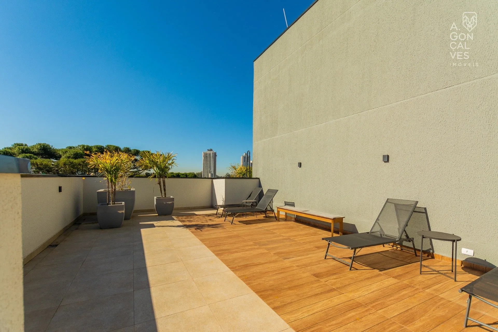 83 m² apartment with 2 bedrooms and american-style kitchen — photo 25