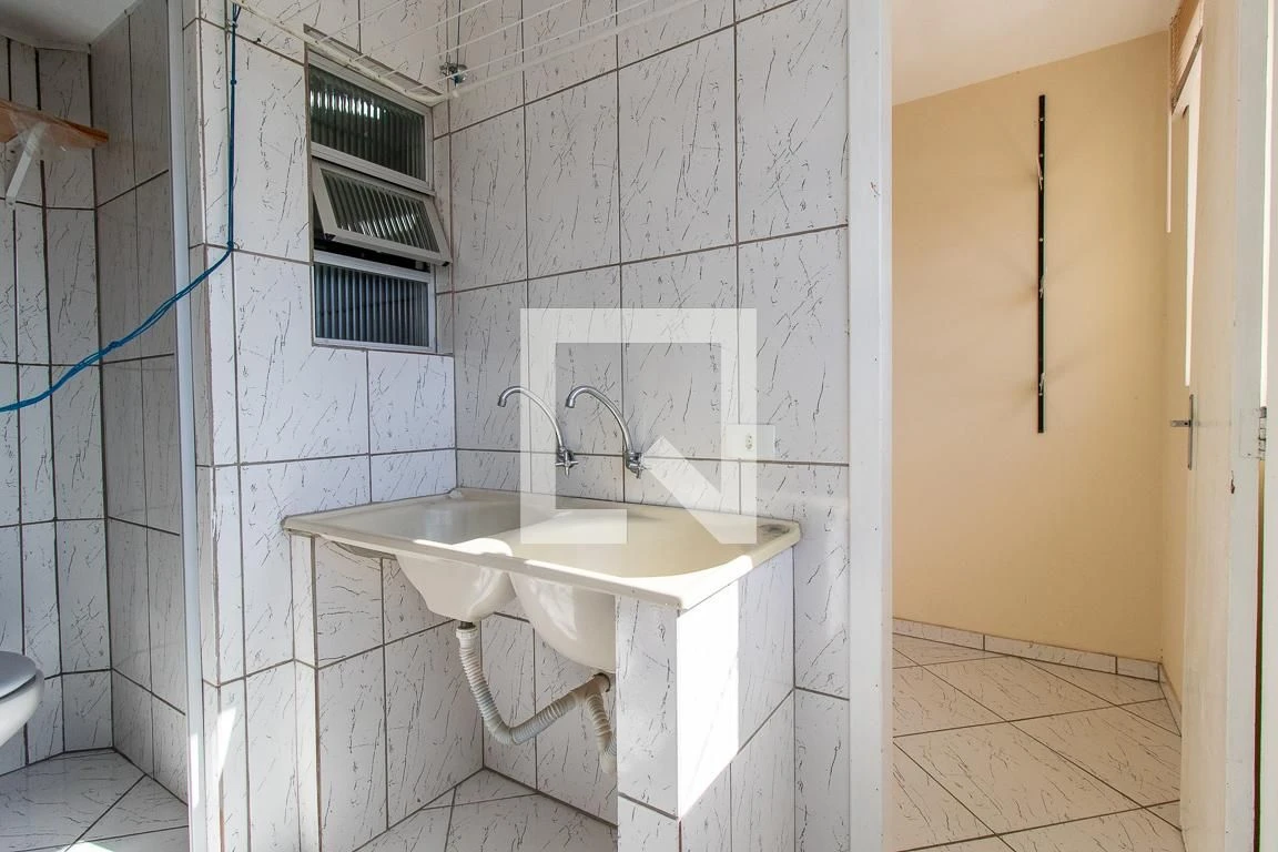 Apartamento de 3 quartos com piso de madeira ou laminado — photo 33