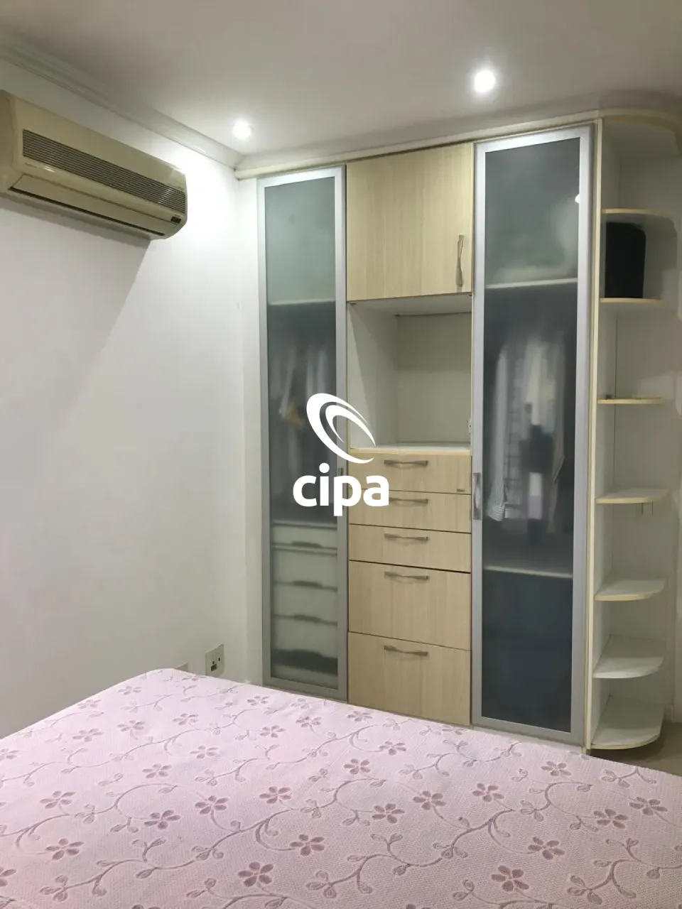 Apartamento mobiliado de 4 quartos e 3 banheiros com varanda — photo 9