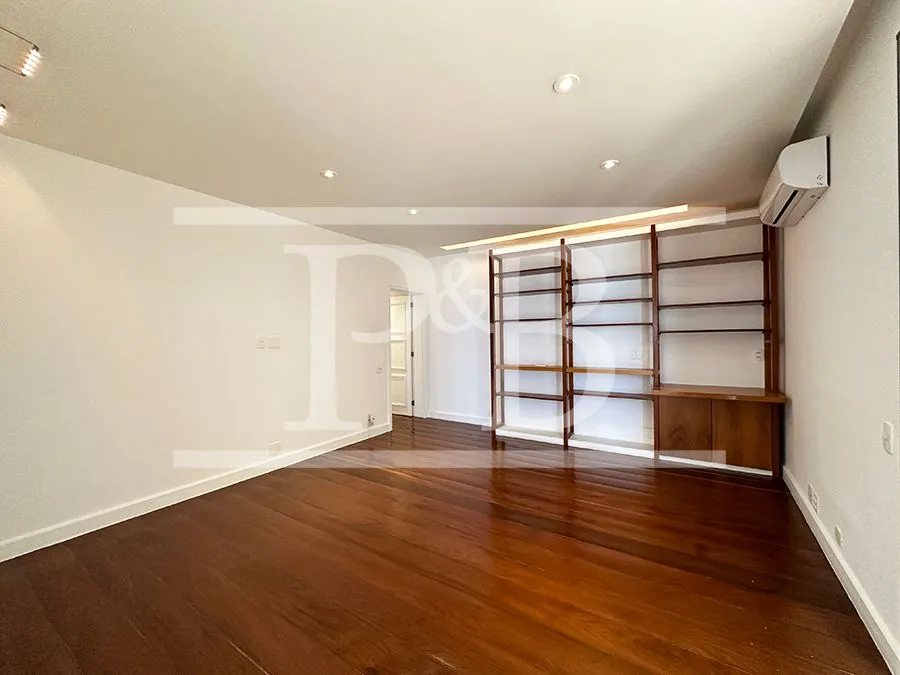 Квартира з 4 спальнями та балконом 410 м² — photo 17