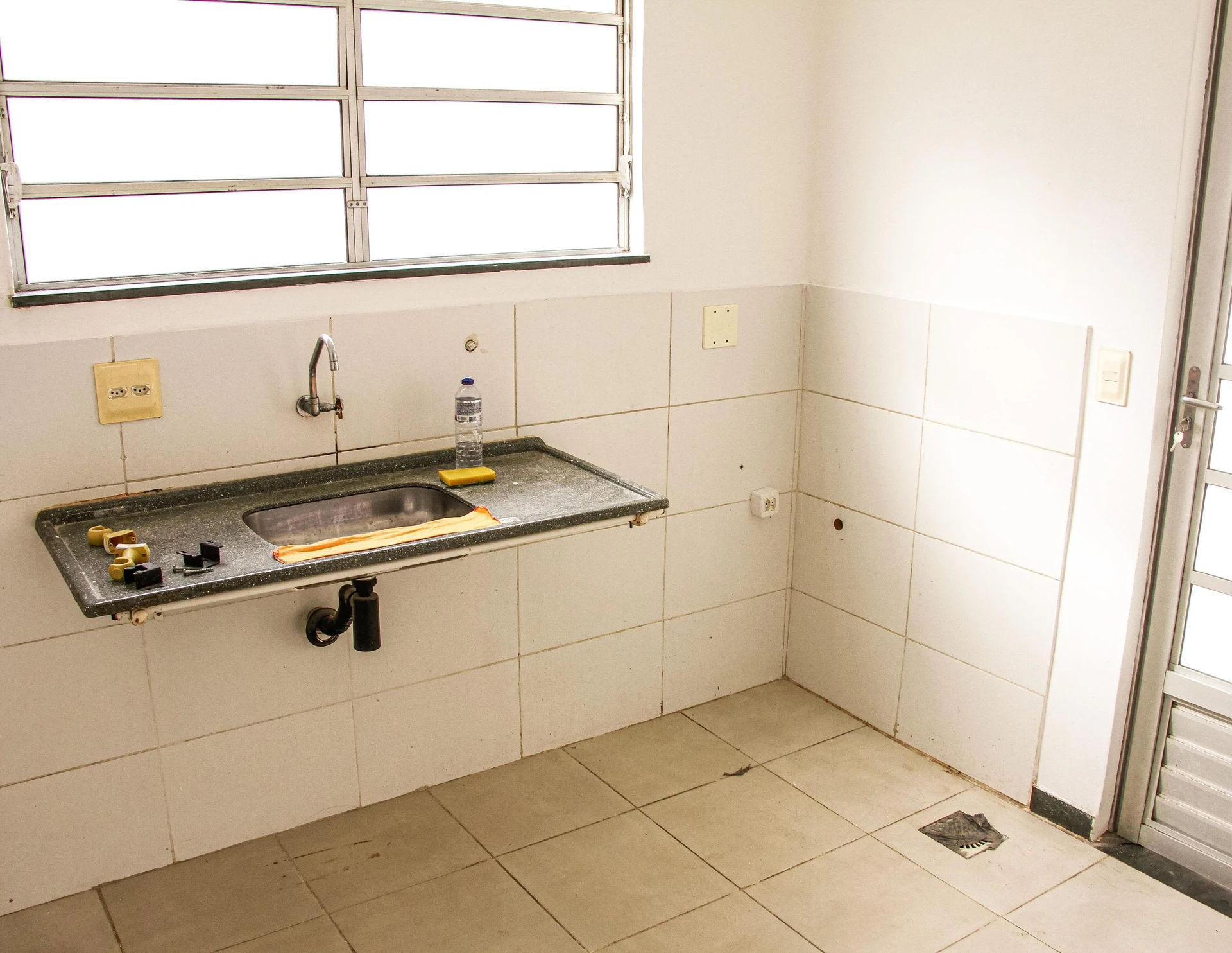 House with 3 bedrooms, 2 bathrooms and 2 parking spaces — photo 2