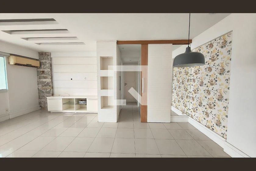2-bedroom apartment in a building with a gym — photo 12