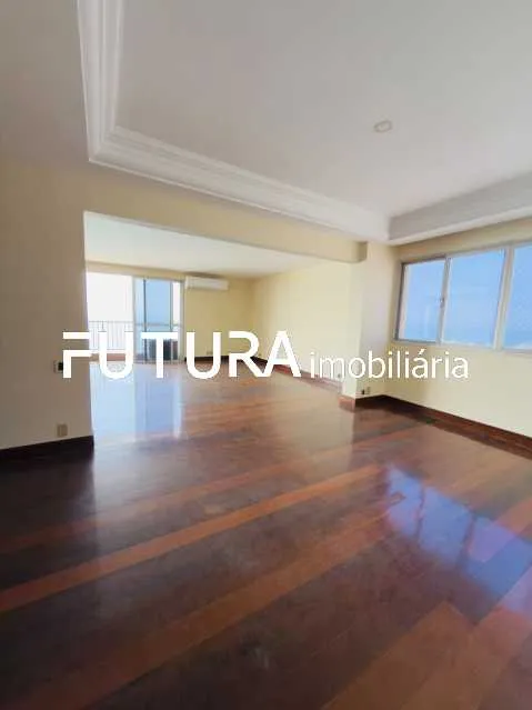 Duplex penthouse with 4 bedrooms and 5 bathrooms — photo 24
