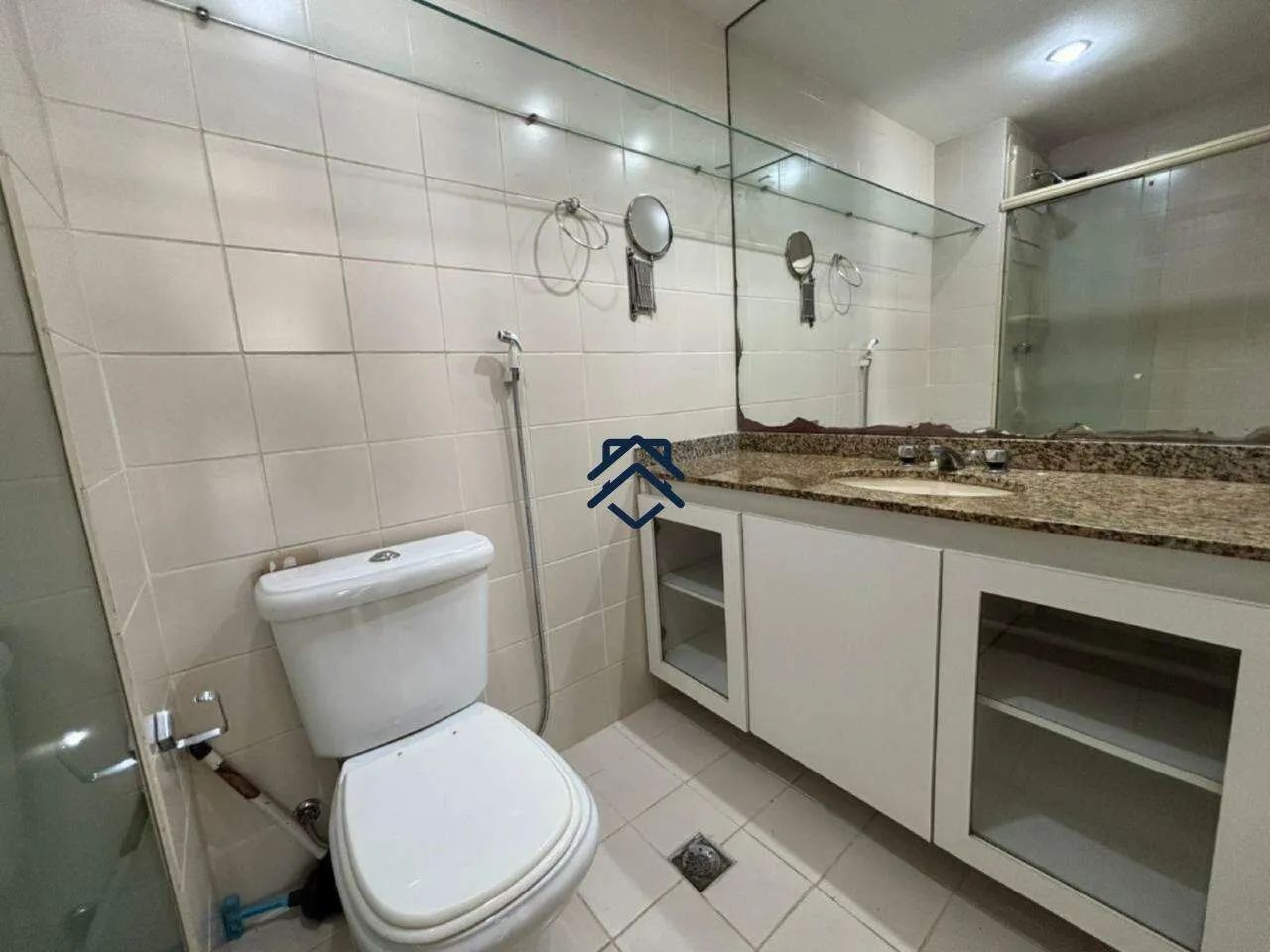 4-bedroom apartment with 2 enclosed balconies — photo 11