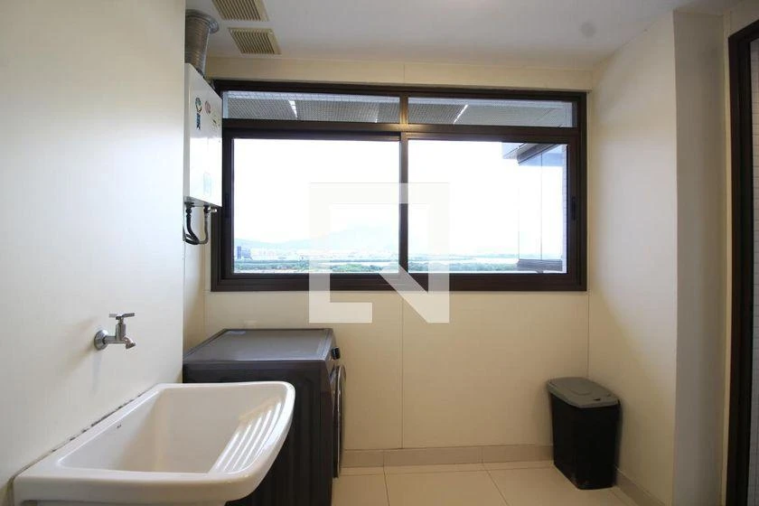 130 m² apartment with 3 bedrooms and enclosed balcony — photo 43