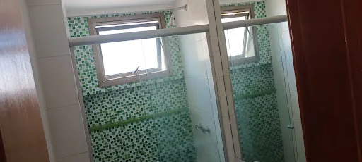 Furnished apartment, 82 m², with a glass-enclosed balcony — photo 10