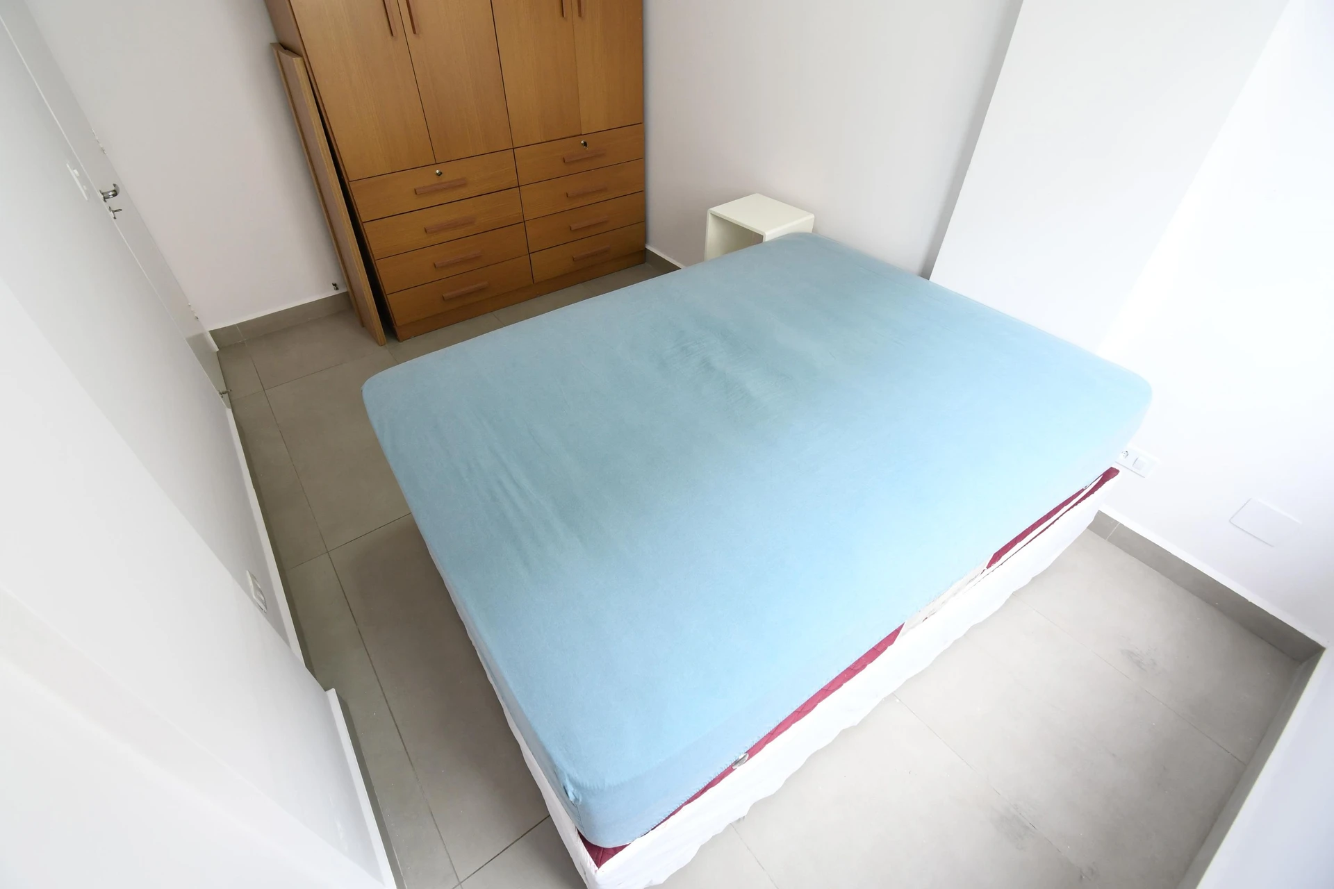 Furnished apartment, 76 m², with a walk-in closet — photo 23