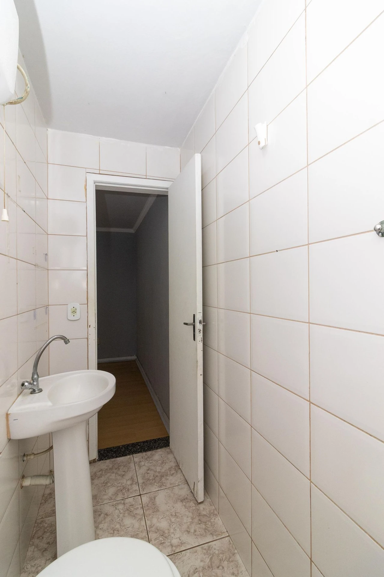 Apartment, 50 m², with wood or laminate floors — photo 9