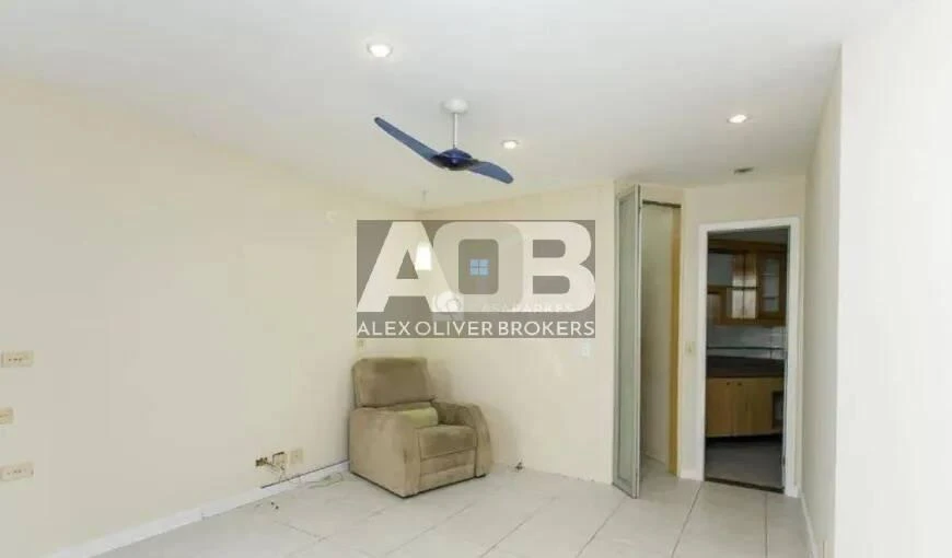 200 m² unfurnished apartment with 3 en-suite bedrooms