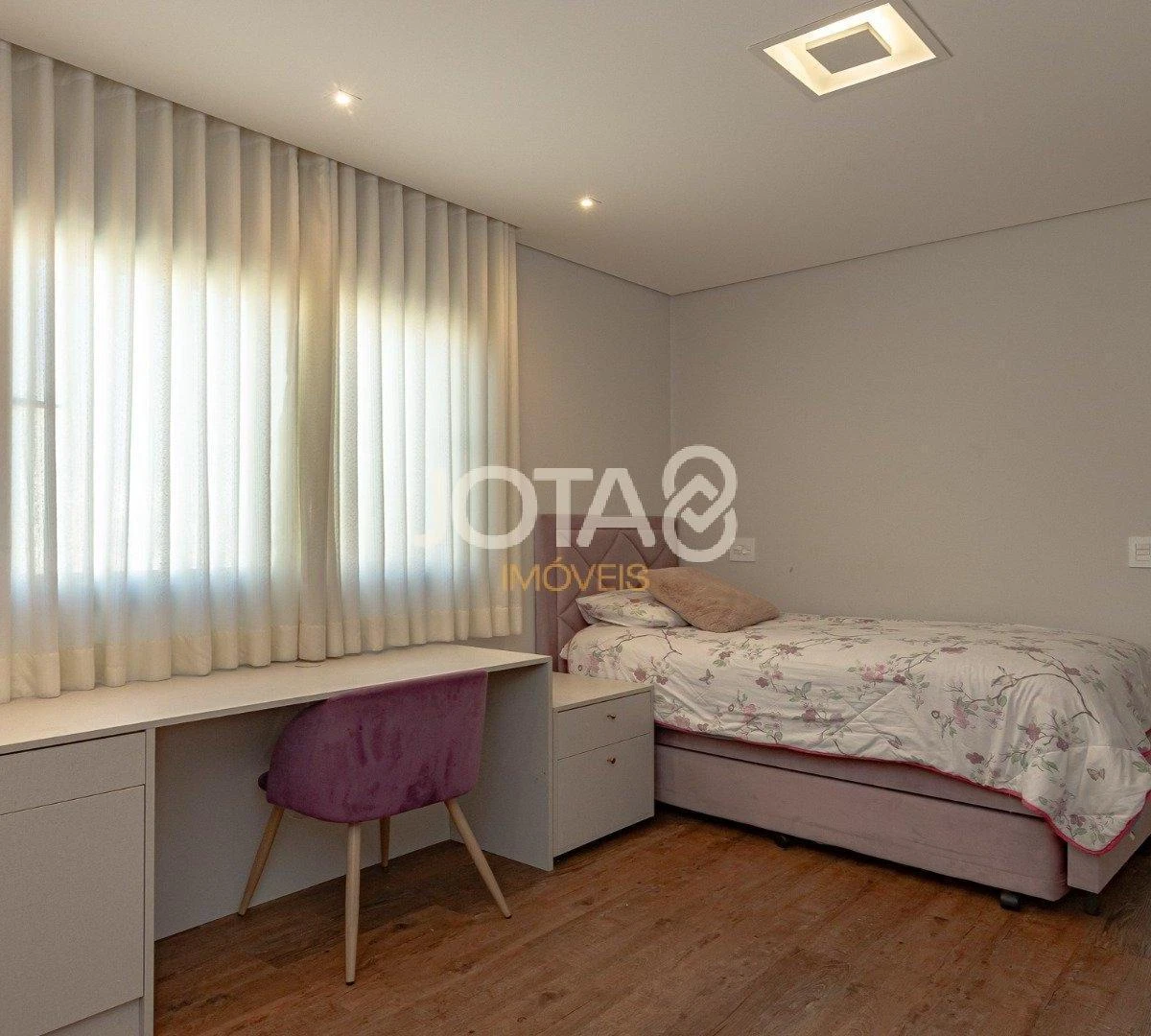 Мебльований будинок 283 м² з відкритою кухнею — photo 30