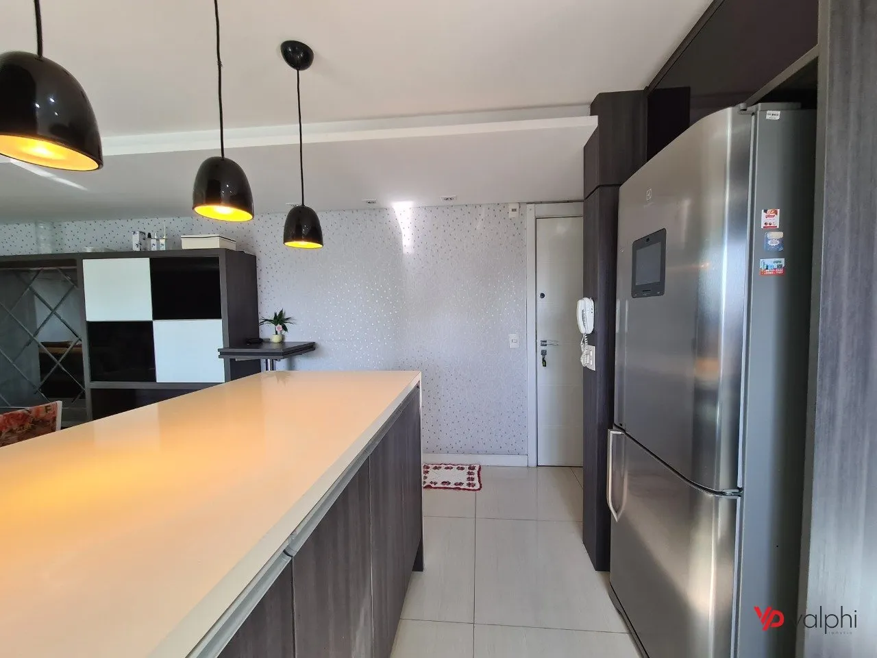Furnished 2-bedroom apartment with enclosed balcony — photo 29