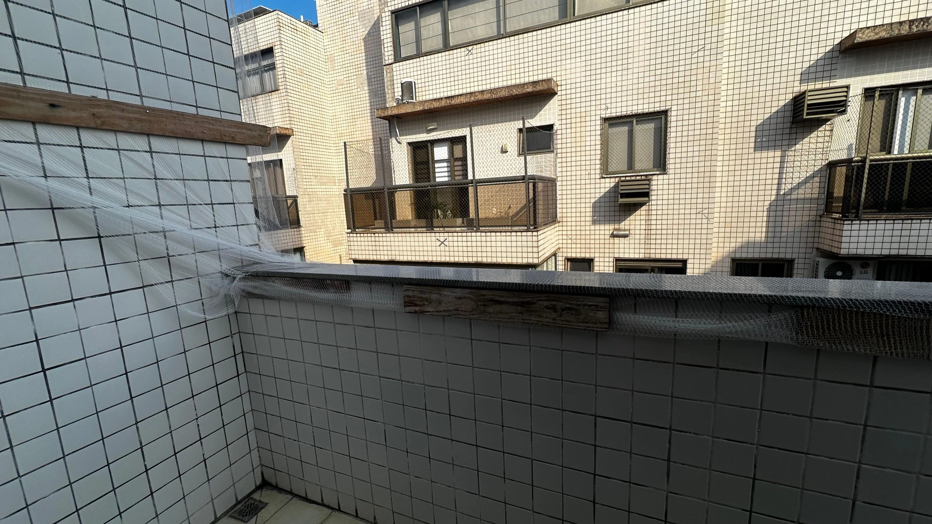 Furnished apartment with 2 bedrooms and a balcony — photo 34