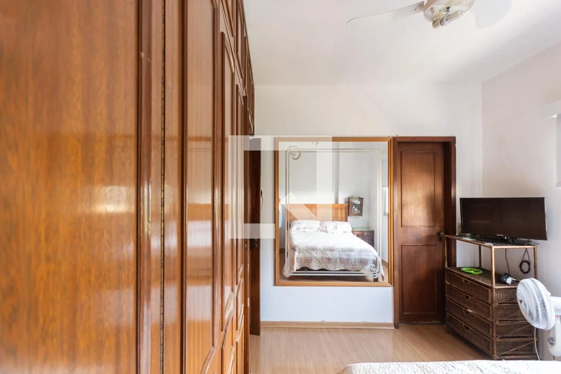 Furnished 3-bedroom apartment with suite and balcony — photo 16