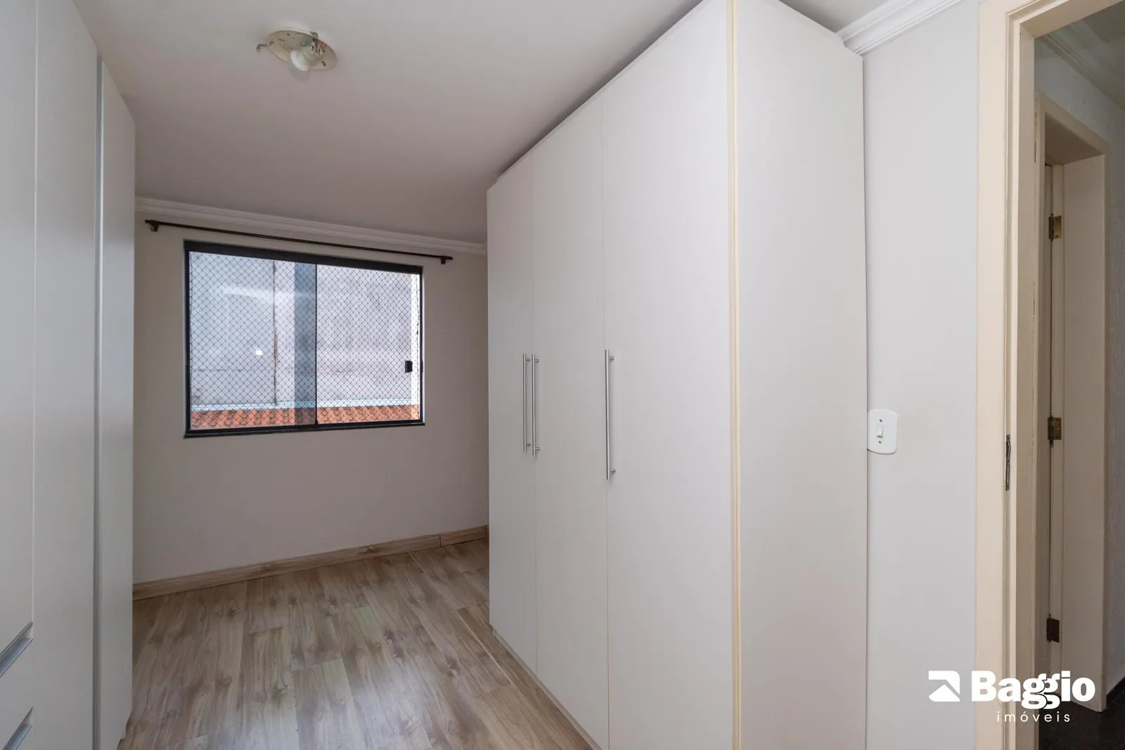 Balcony with a grill in a 3-bedroom house, 118 m² — photo 54