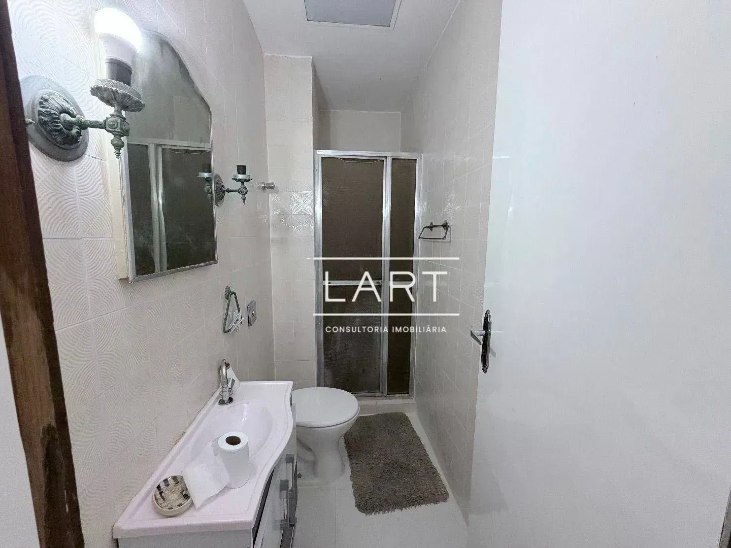 Furnished 4-bedroom apartment with 5 bathrooms — photo 23