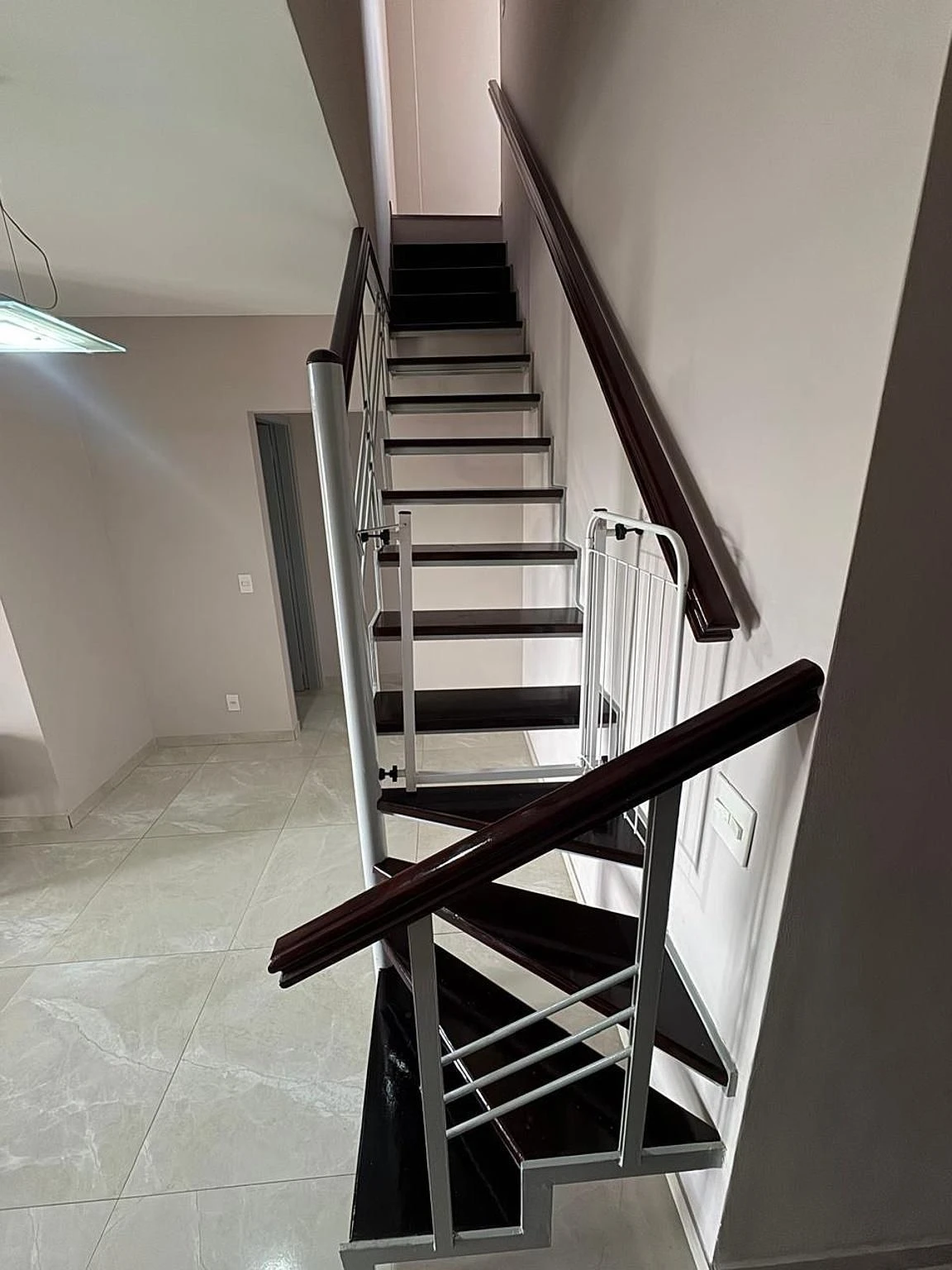 Apartment with 3 bedrooms and 4 bathrooms, balcony sink — photo 32