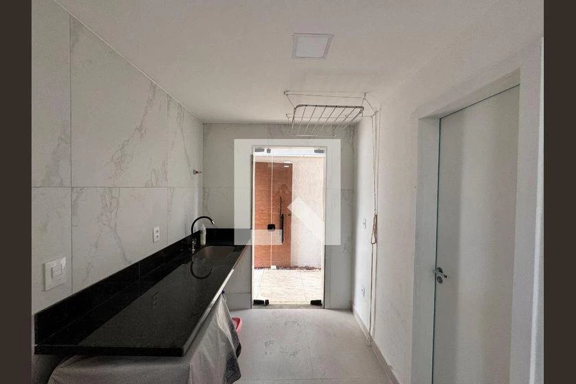 Condominium house with 3 en-suite bedrooms — photo 28