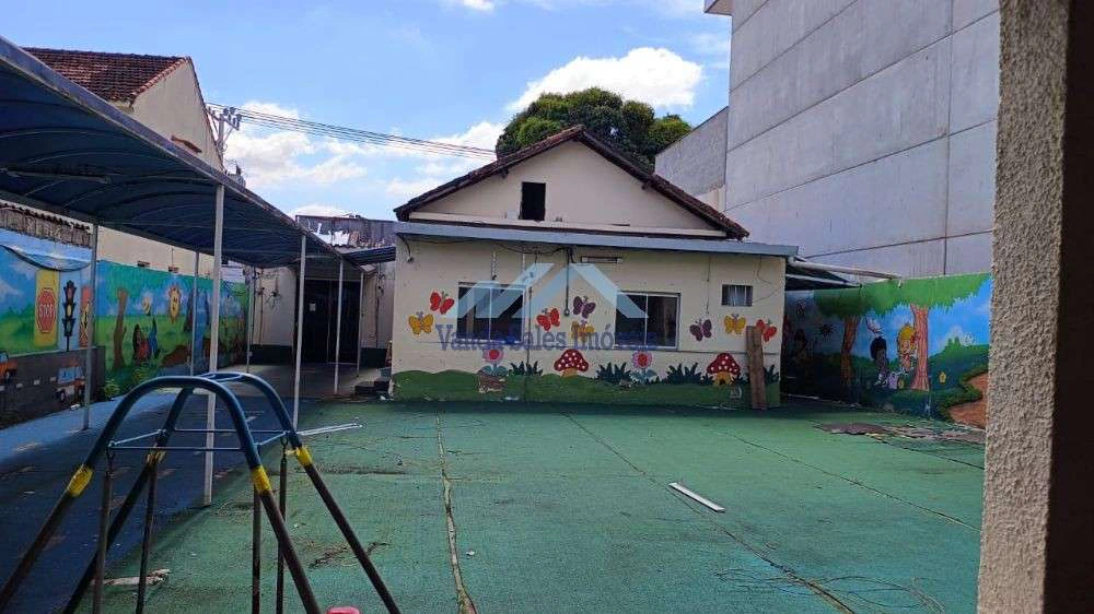 Casa de 4 quartos com 540 m² e varanda — photo 12