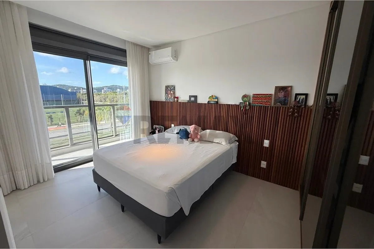 4 quartos e janelas do piso ao teto: apartamento de 235 m² — photo 17
