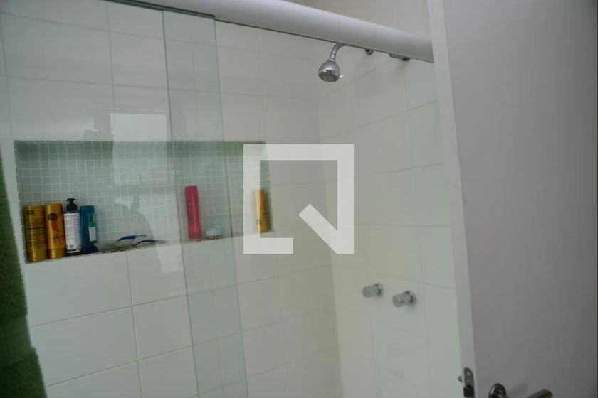 298 m² rental apartment with 4 en-suite bedrooms and balcony — photo 14